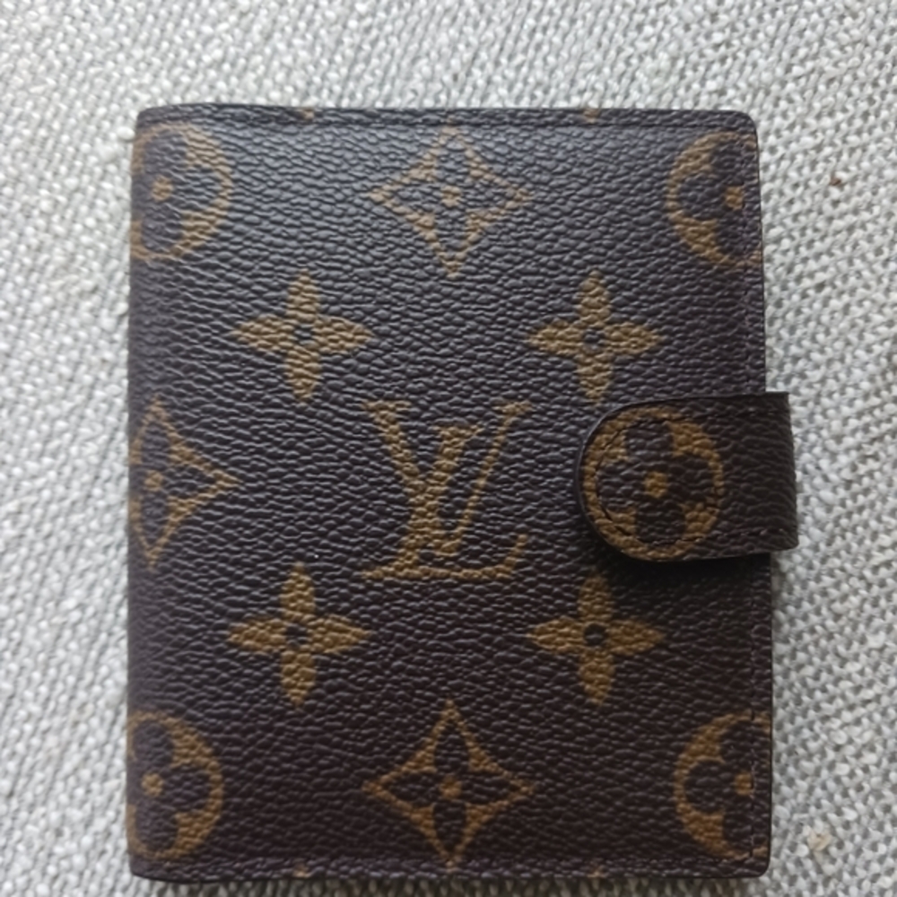 Vintage Louis Vuitton monogram cardholder wallet. Incredible condition